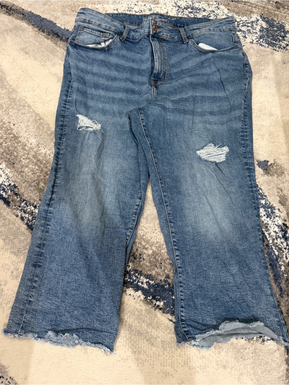 m Jeans by Maurices 22W Light Flex Curvy Distressed Cropped Jeans